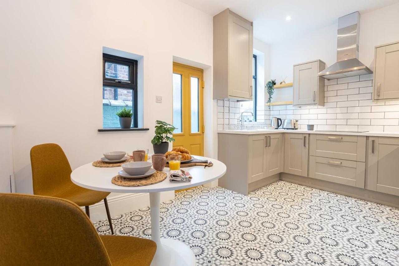 Stunning Scandi 3 Bed House In Manchester-Parking Villa Exterior foto